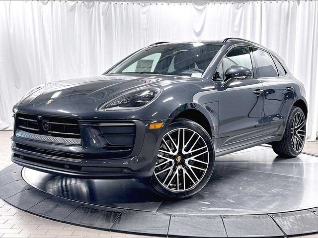 2026 PORSCHE Macan
