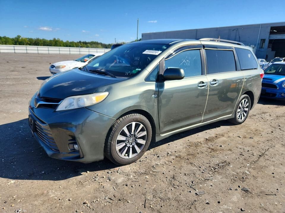 2018 TOYOTA Sienna