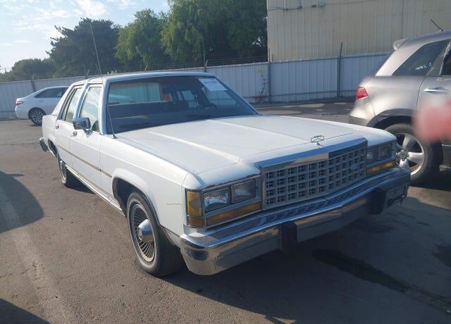 1987 FORD Crown Victoria