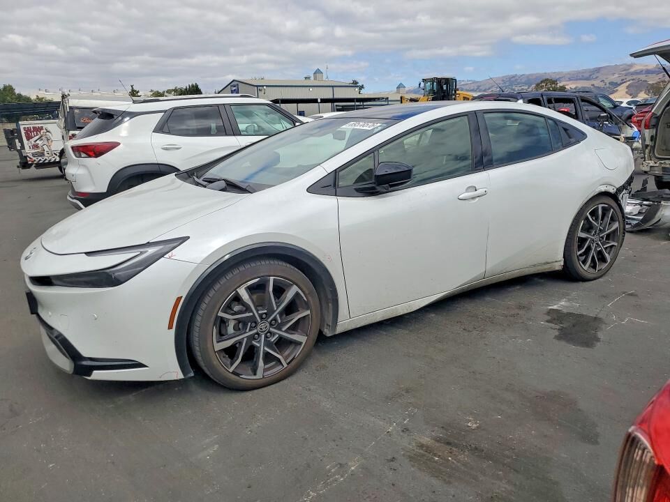 2025 TOYOTA Prius