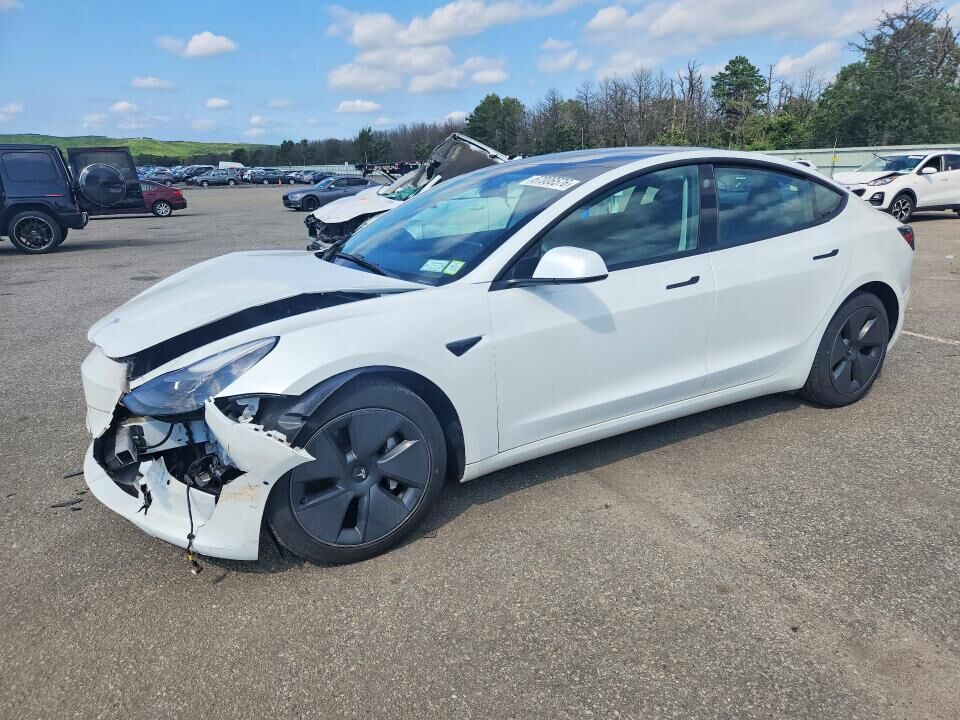 2022 TESLA Model 3