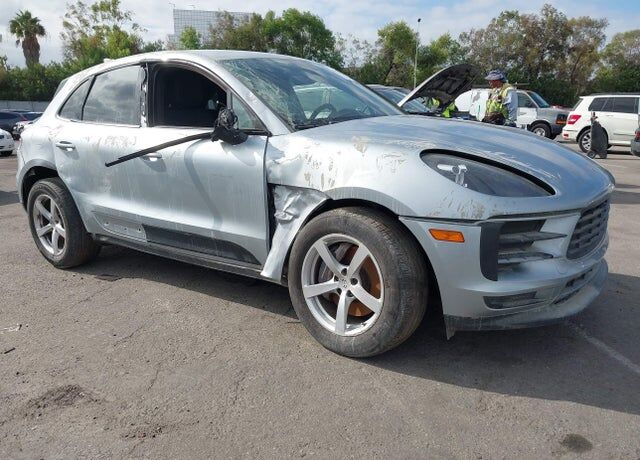 2021 PORSCHE Macan