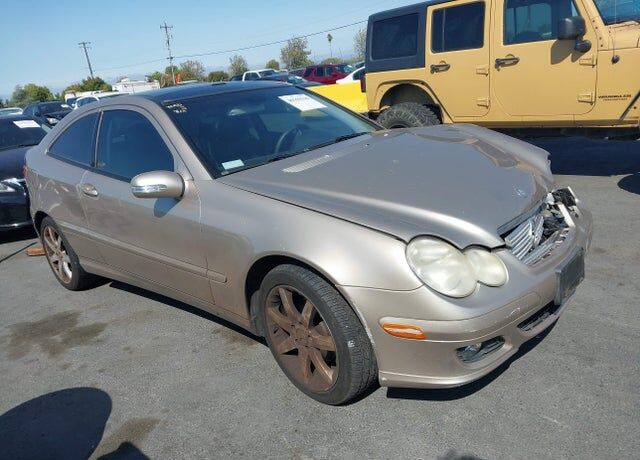 2005 MERCEDES-BENZ C-Class