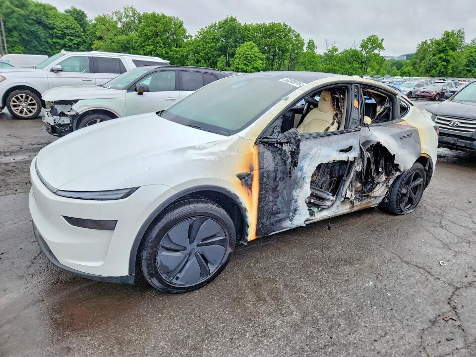 2026 TESLA Model Y