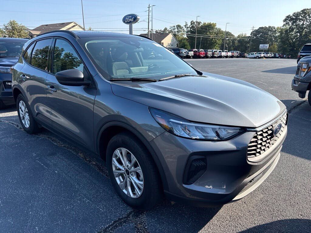 2025 FORD Escape
