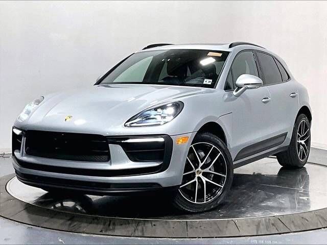 2024 PORSCHE Macan