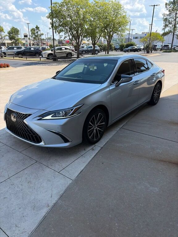 2022 LEXUS ES