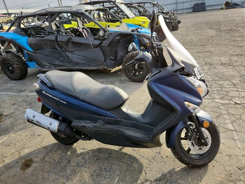 2022 SUZUKI UH200AM2