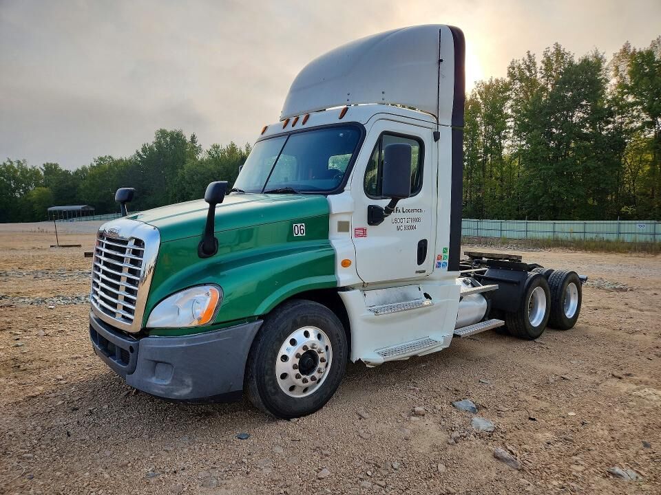 2015 FREIGHTLINER Cascadia