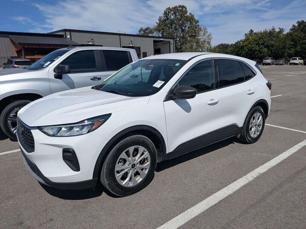 2024 FORD Escape