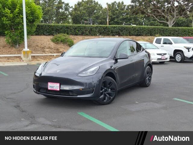 2024 TESLA Model Y