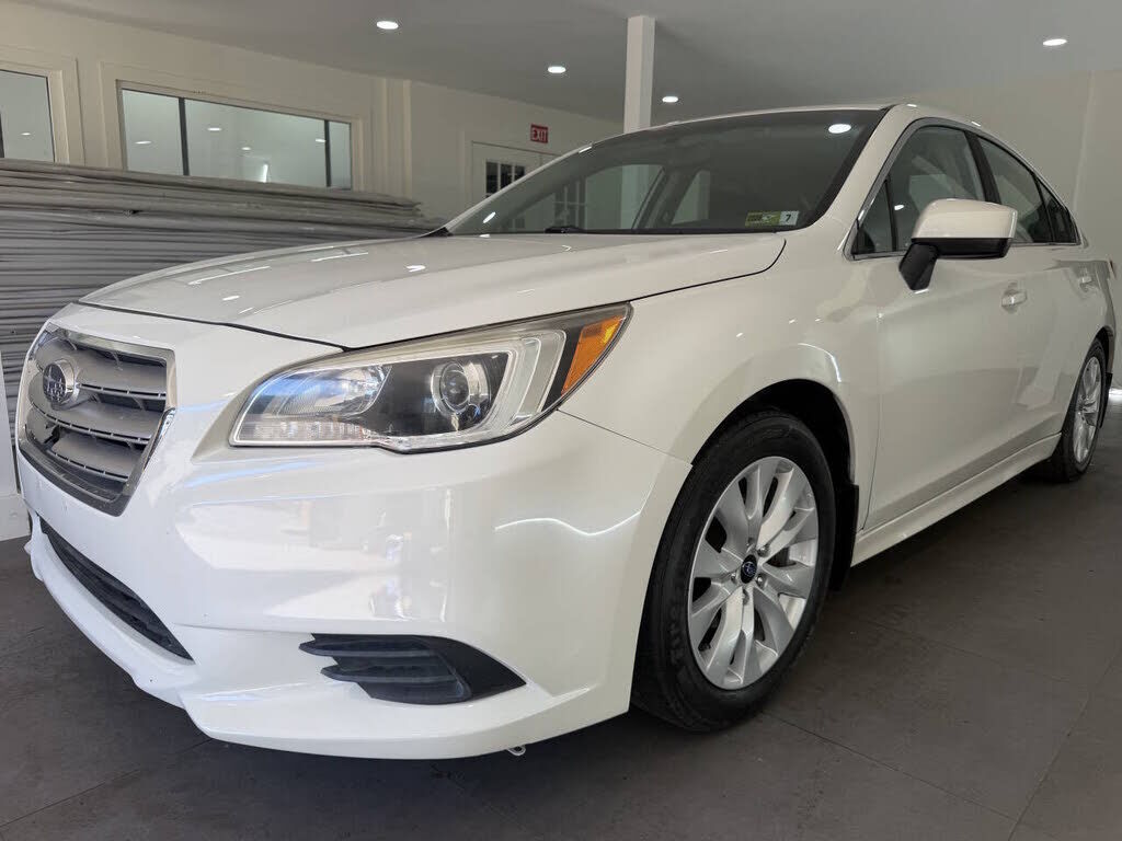 2017 SUBARU Legacy