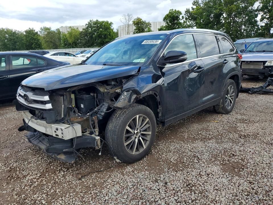 2017 TOYOTA Highlander