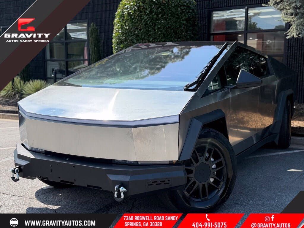 2025 TESLA Cybertruck