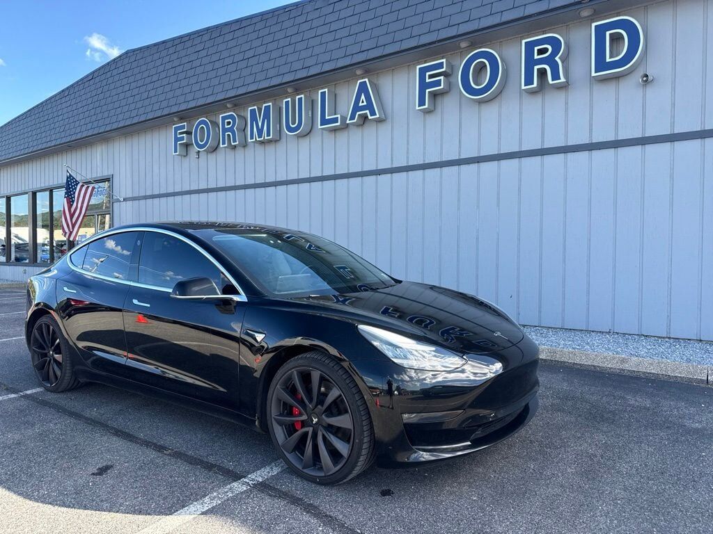 2020 TESLA Model 3
