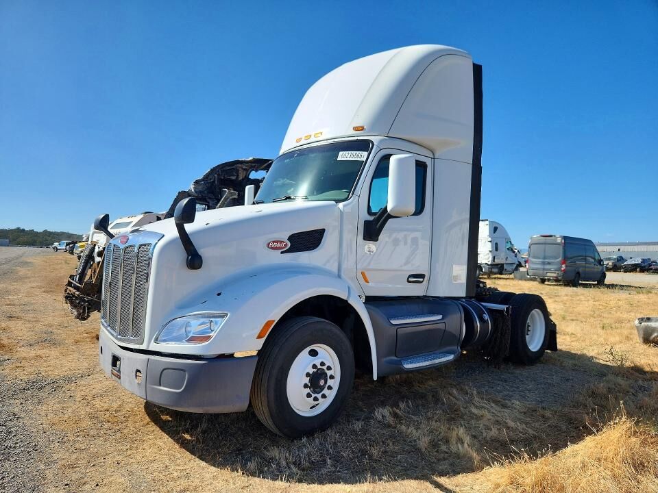 2016 PETERBILT 579