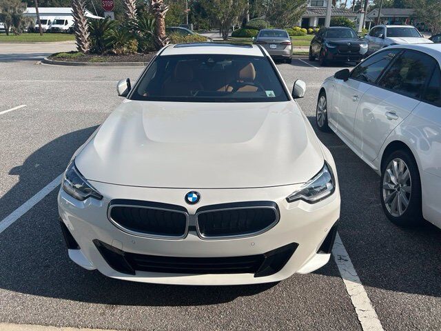 2025 BMW 230i