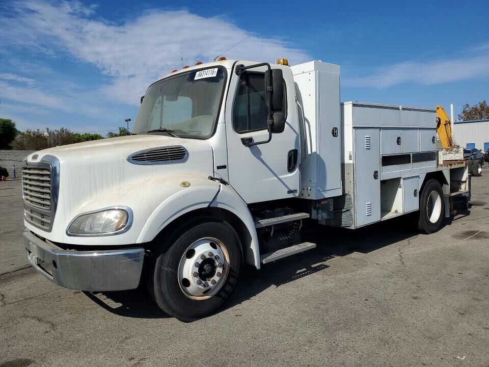 2013 FREIGHTLINER M2