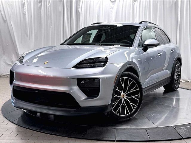 2026 PORSCHE Macan