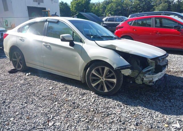 2016 SUBARU Legacy