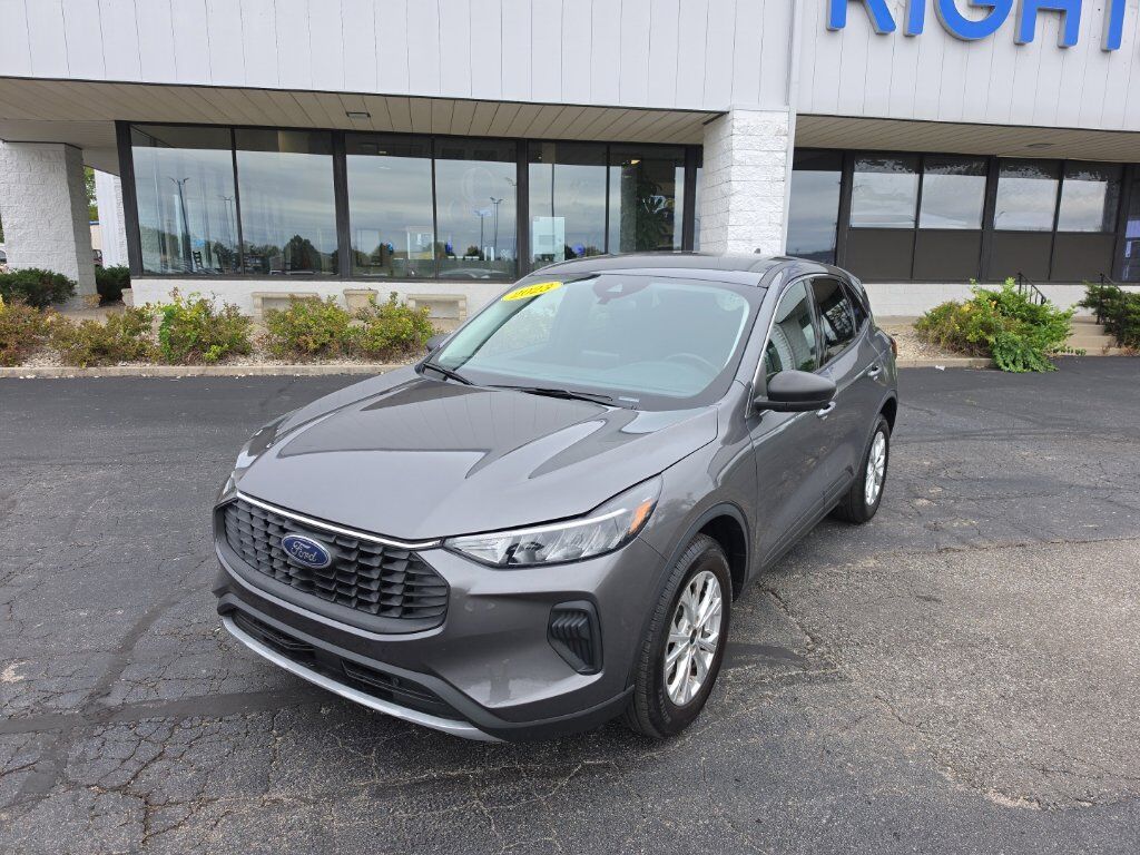 2023 FORD Escape