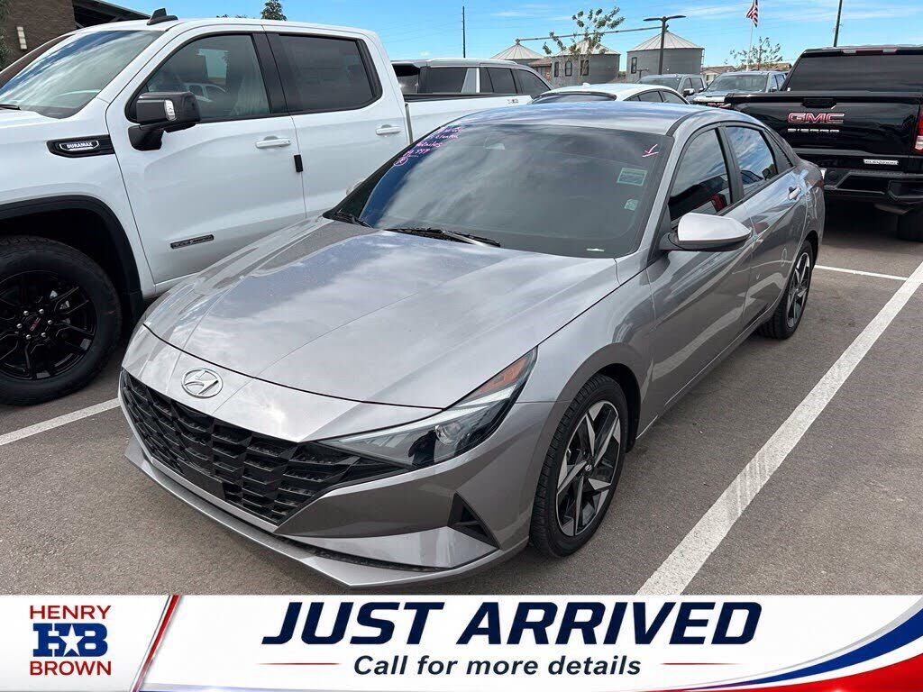 2023 HYUNDAI Elantra