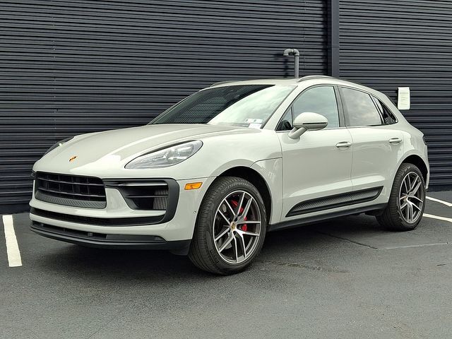 2022 PORSCHE Macan