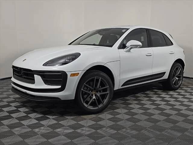 2025 PORSCHE Macan