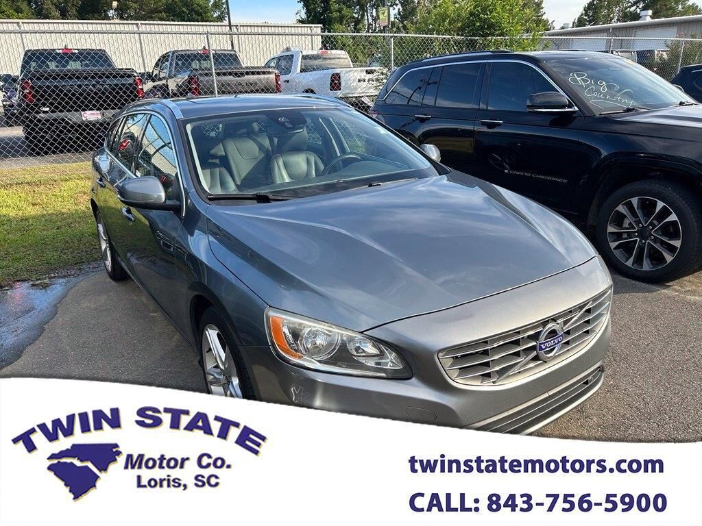2017 VOLVO V60