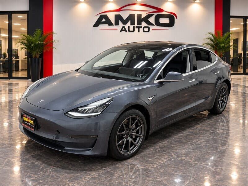 2020 TESLA Model 3