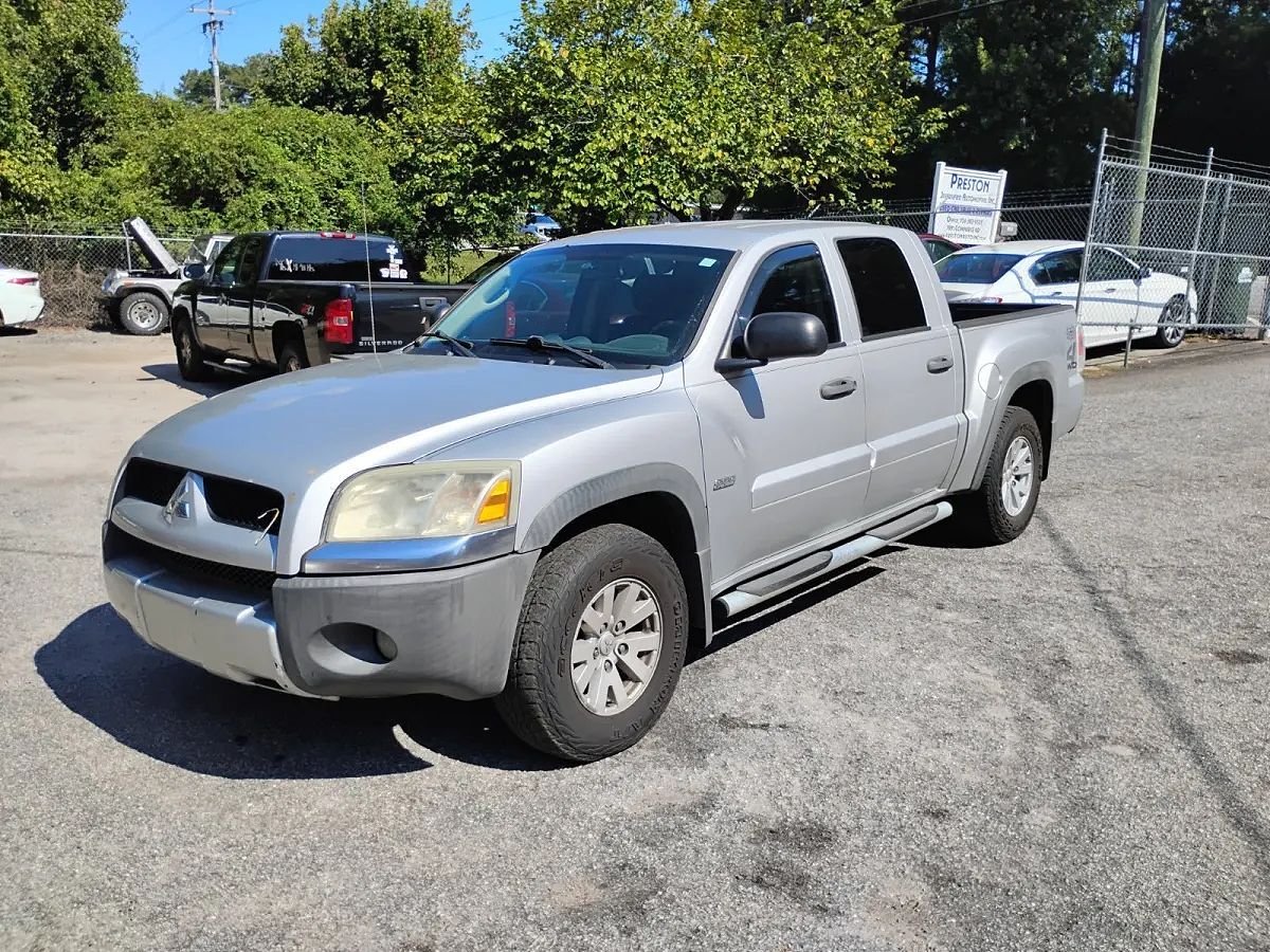 2006 MITSUBISHI Raider