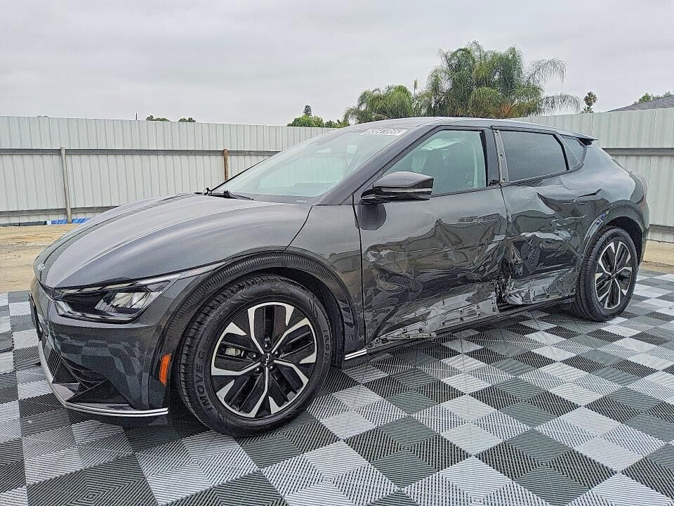 2023 KIA EV6