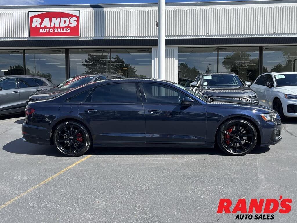 2024 AUDI S8