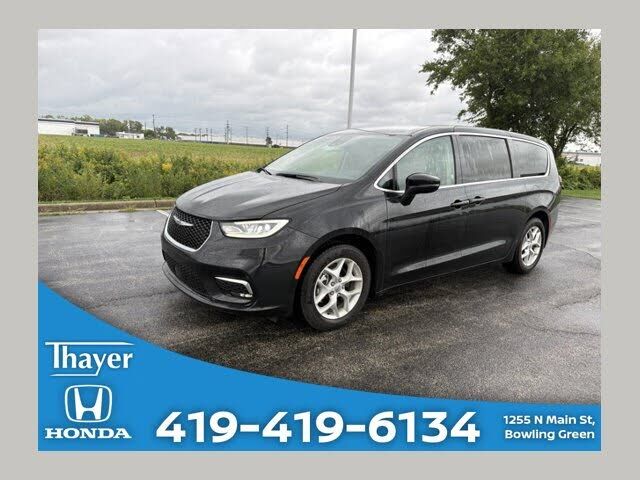 2023 CHRYSLER Pacifica