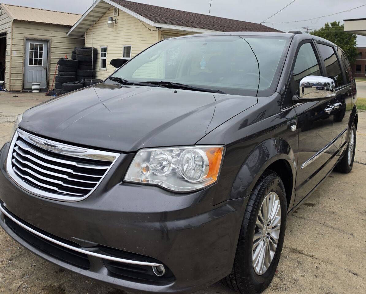 2014 CHRYSLER Town and Country