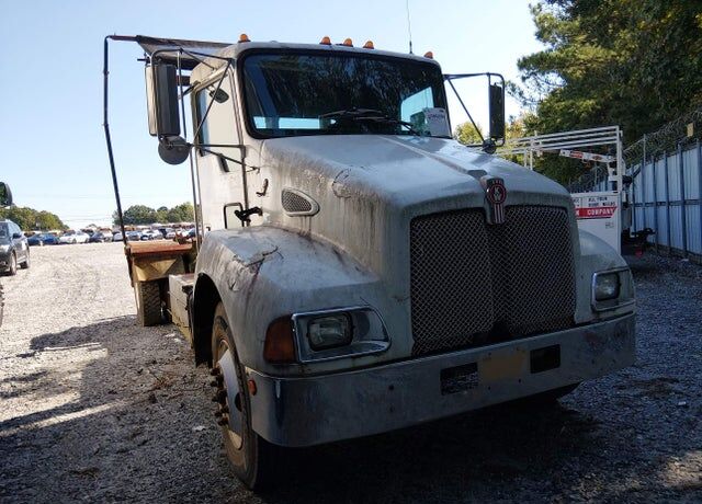 2001 KENWORTH T300