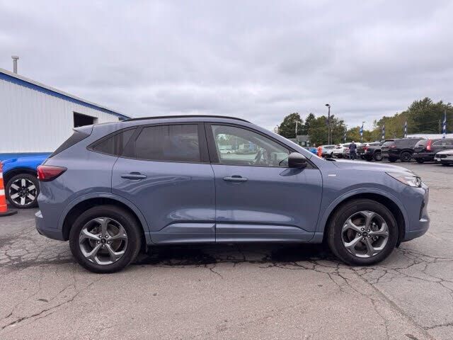 2024 FORD Escape