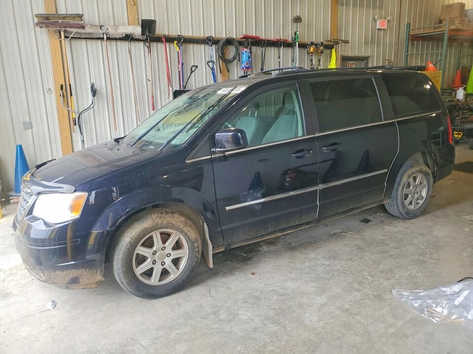 2010 CHRYSLER Town and Country