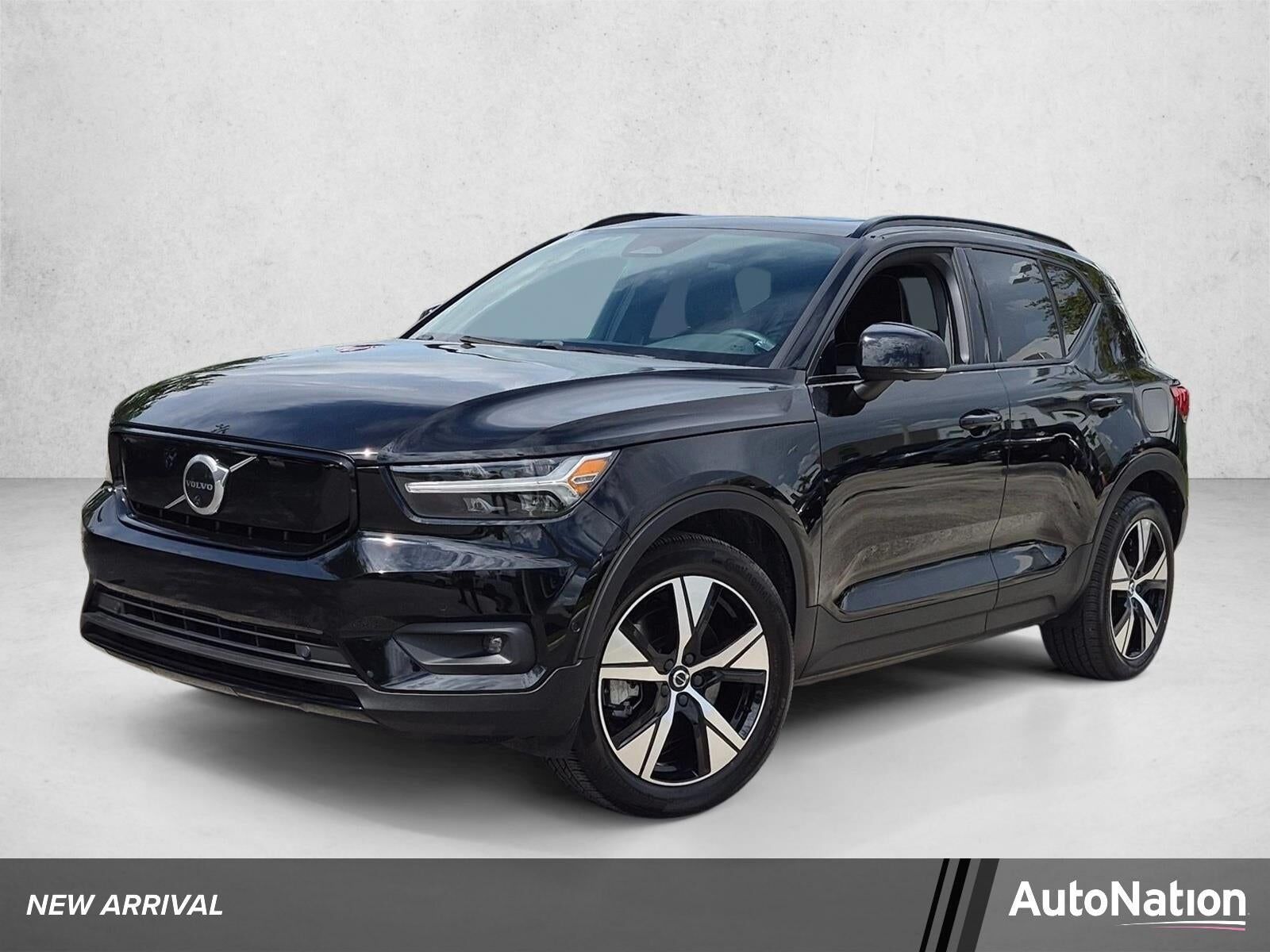 2022 VOLVO XC40