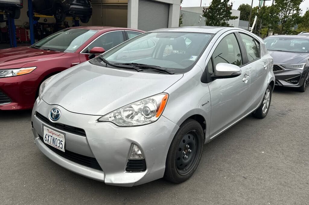 2012 TOYOTA Prius