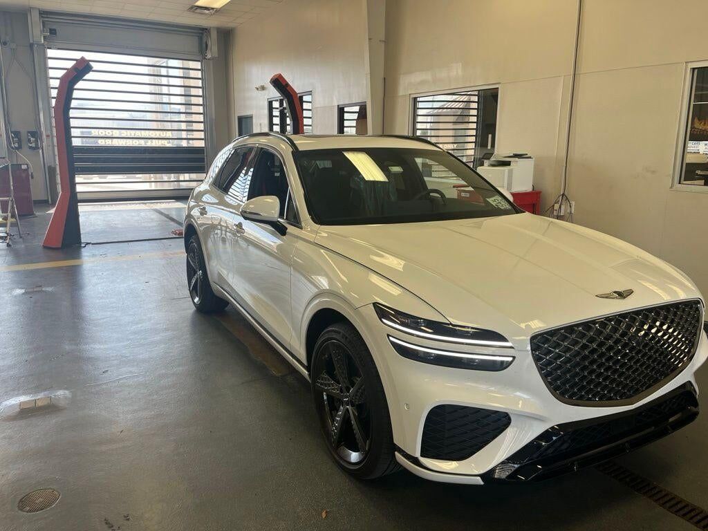 2025 GENESIS GV70