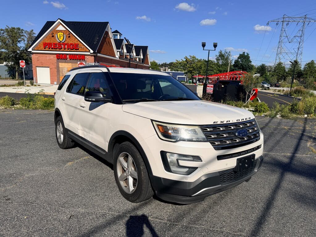 2016 FORD Explorer