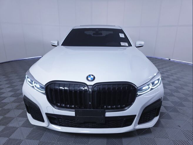 2021 BMW 750i