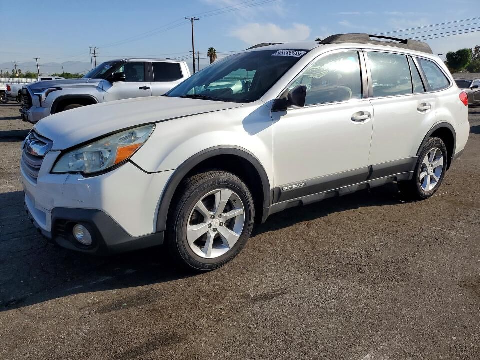 2014 SUBARU Outback