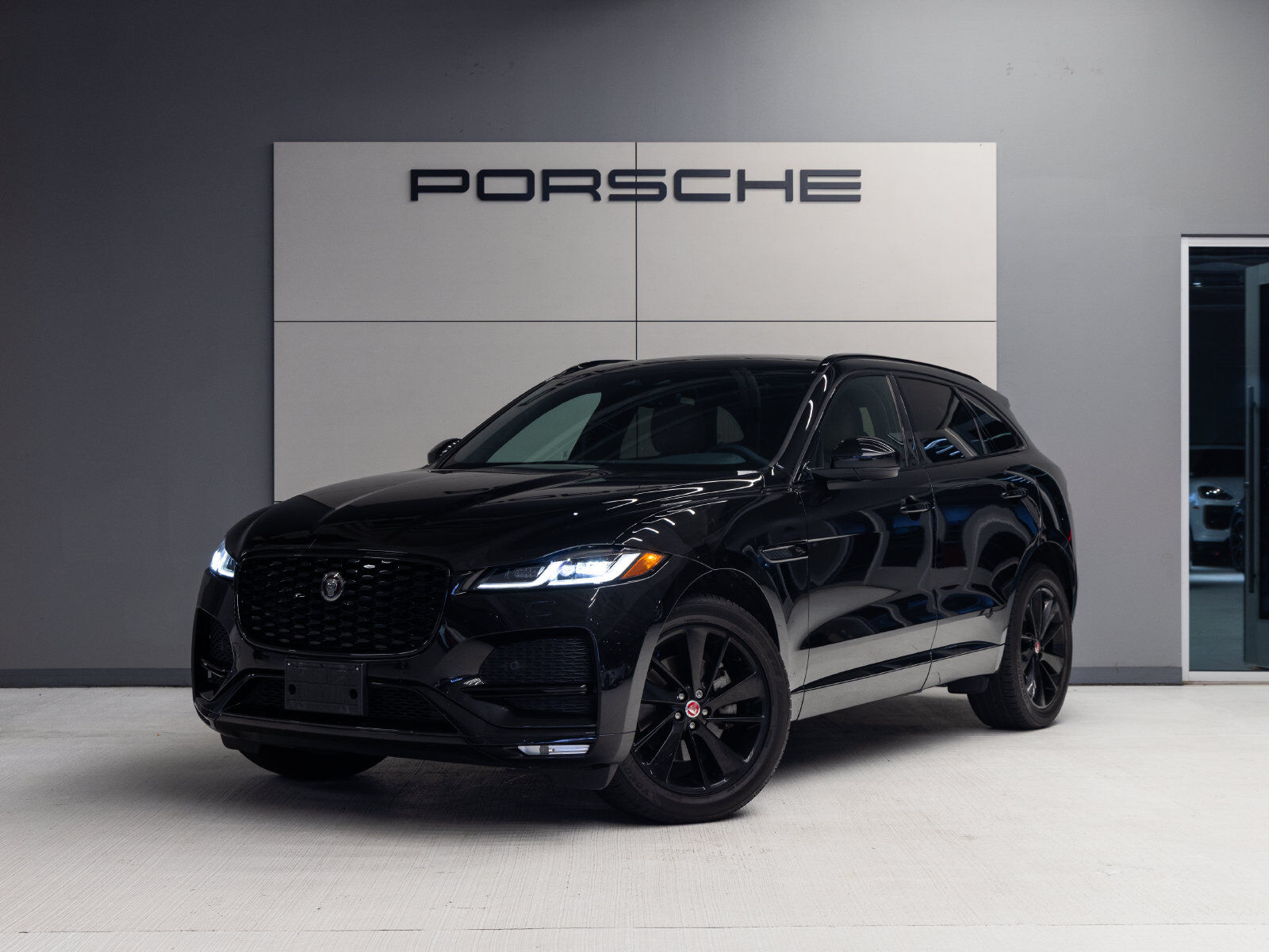 2023 JAGUAR F-Pace