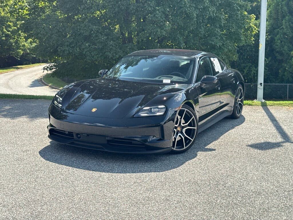 2025 PORSCHE Taycan