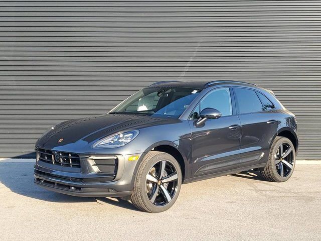 2026 PORSCHE Macan
