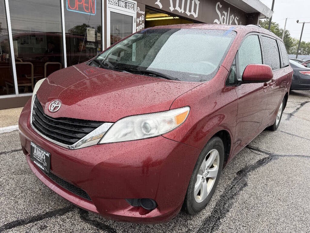 2012 TOYOTA Sienna