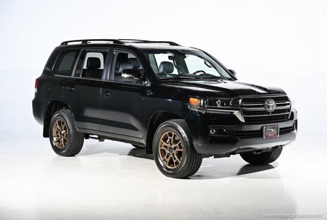 2020 TOYOTA Land Cruiser