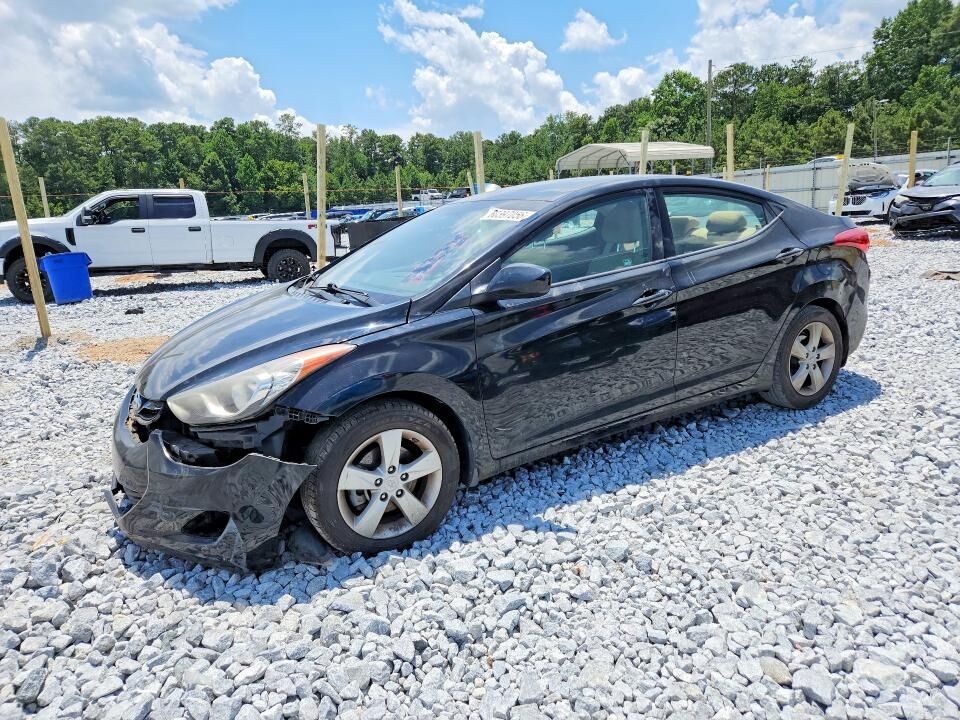 2013 HYUNDAI Elantra